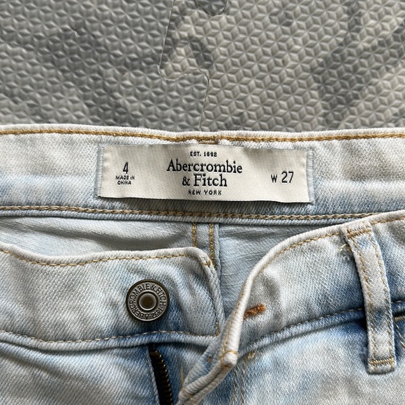 Abercrombie and Fitch cut off Jean shorts - Picture 2 of 2